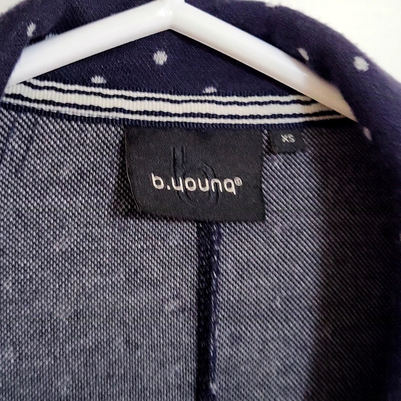 b.young women's blazer,blue with white polka dots,pre-owned US XS - Picture 3 of 9